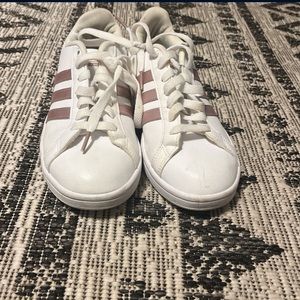 Size 7.5 Comfort Fit Adidas